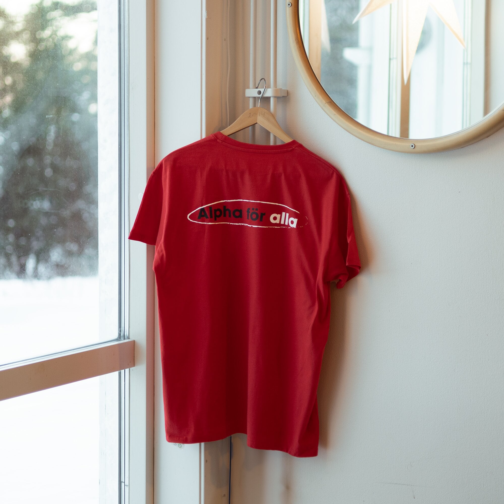 T-shirt - Unisex, röd, Alpha för alla