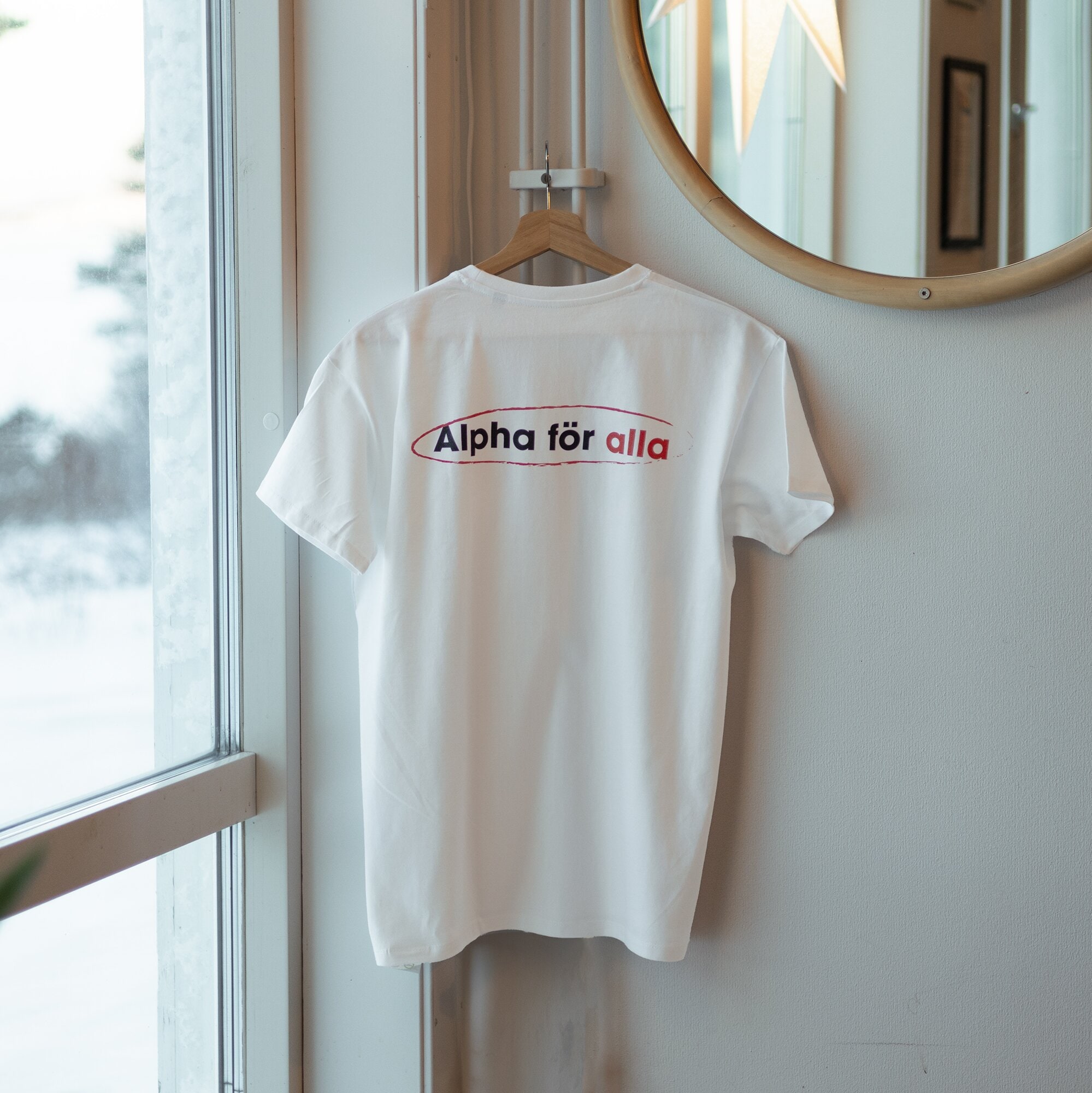 T-shirt - Unisex, vit, Alpha för alla